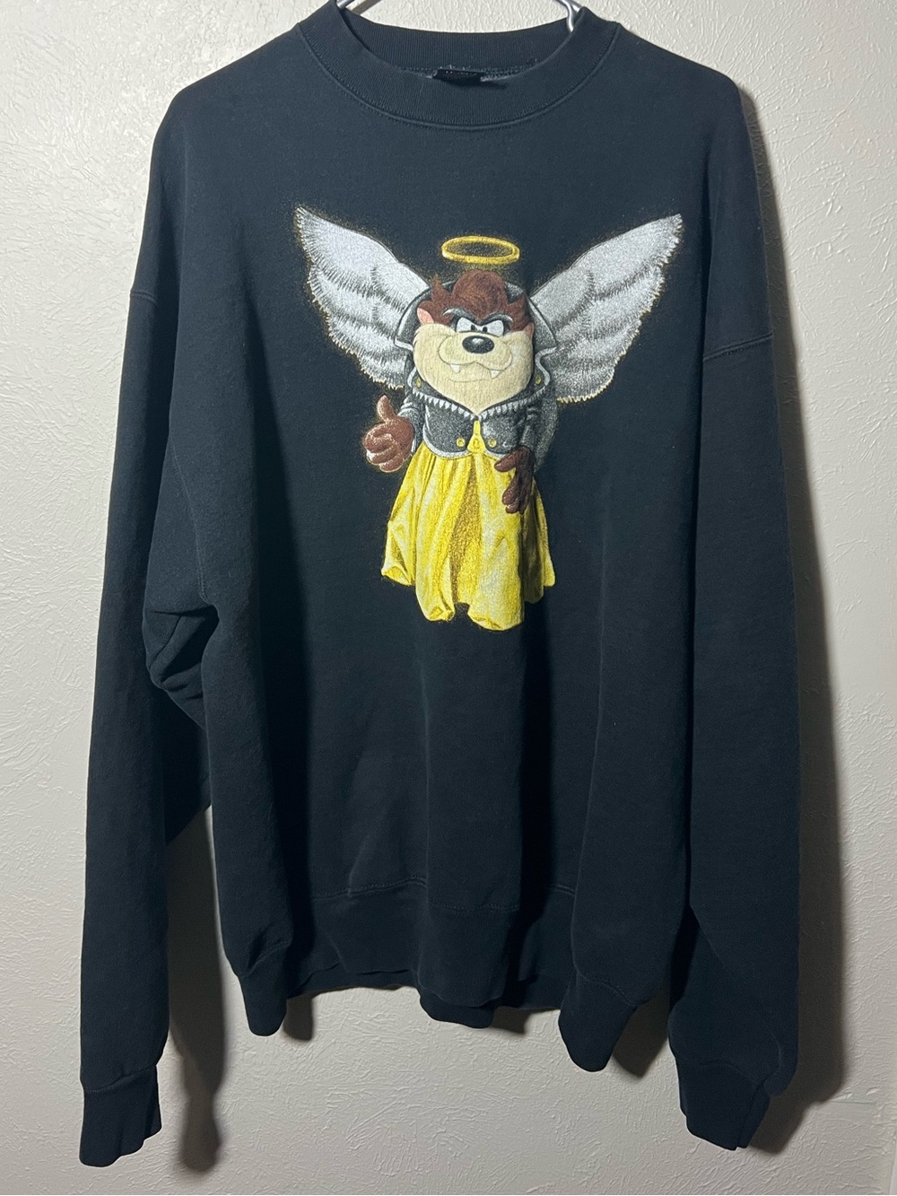 Vintage 1995 Warner Bros. Black Crewneck Sweater Angel Taz Graphic Size XL